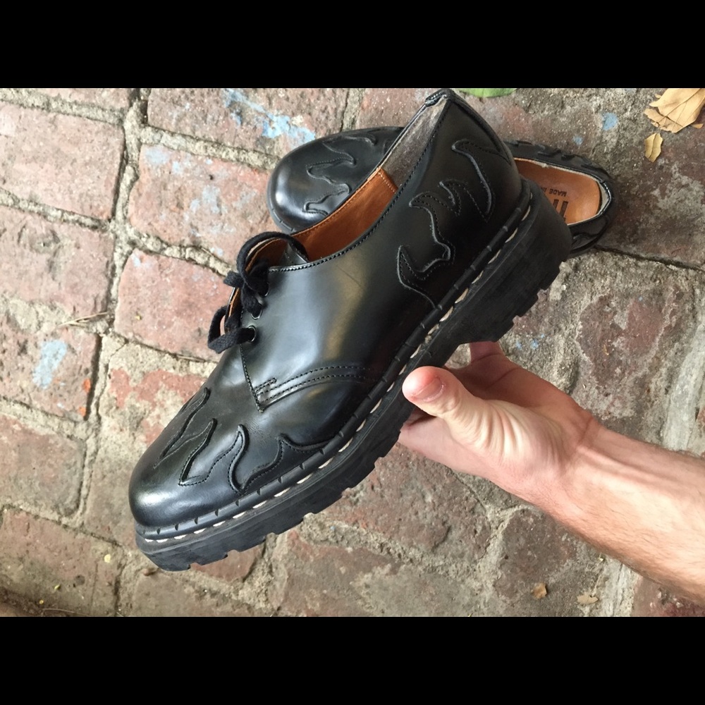 Dr. Martens Classic Vintage Black Flame shoes